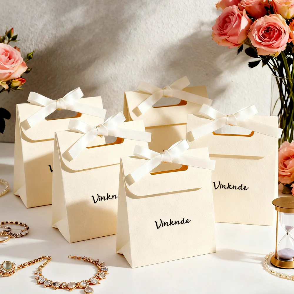 حقيبة هدايا مخصصة بيج رفرف القوس الشريط ليتشي نمط أكياس تغليف الورق تخصيص شعار مجوهرات العطور كيس العناية بالبشرة #1