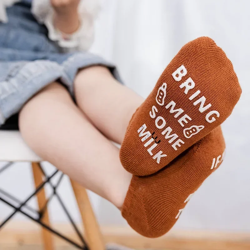 Verano primavera fina algodón goma antideslizante medias tobilleras cortas lindo Color caramelo raya blanco calcetines de suelo para bebé para niños niñas