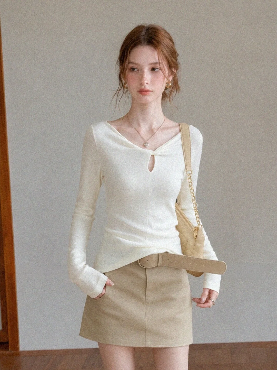 White V-Neck Knotted Long Sleeve T-Shirt Women's Slim Fit German Velvet Base Shirt Inner Wear High End Casual Top