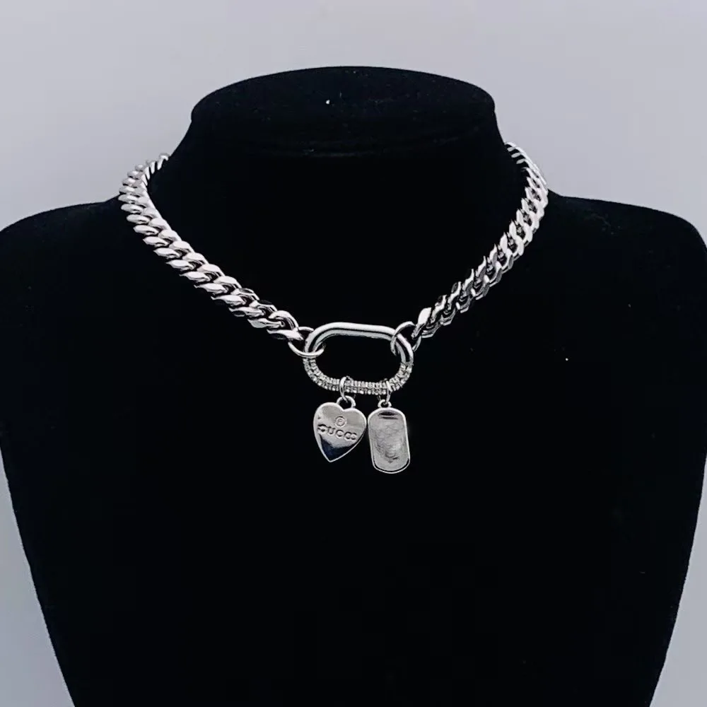 2025 New High-end Letter Retro Necklace, Luxurious and Versatile, Suitable for Daily Matching