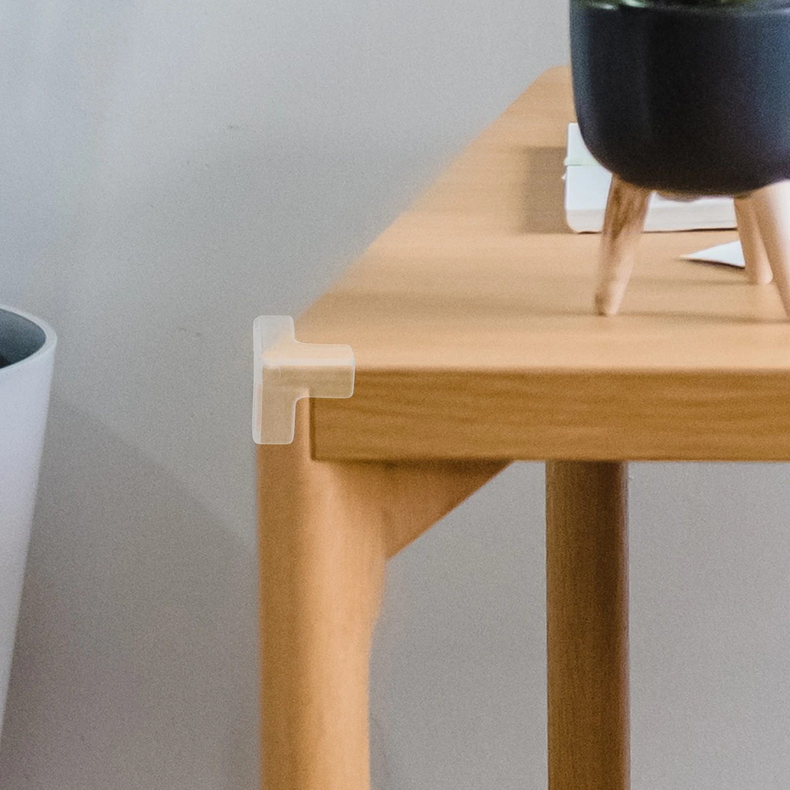 

16Pcs Furniture Corner Protectors Clear Heavy Duty Bumpers No Tools Needed Table Edge Guards for Home Safety Corner Bumper