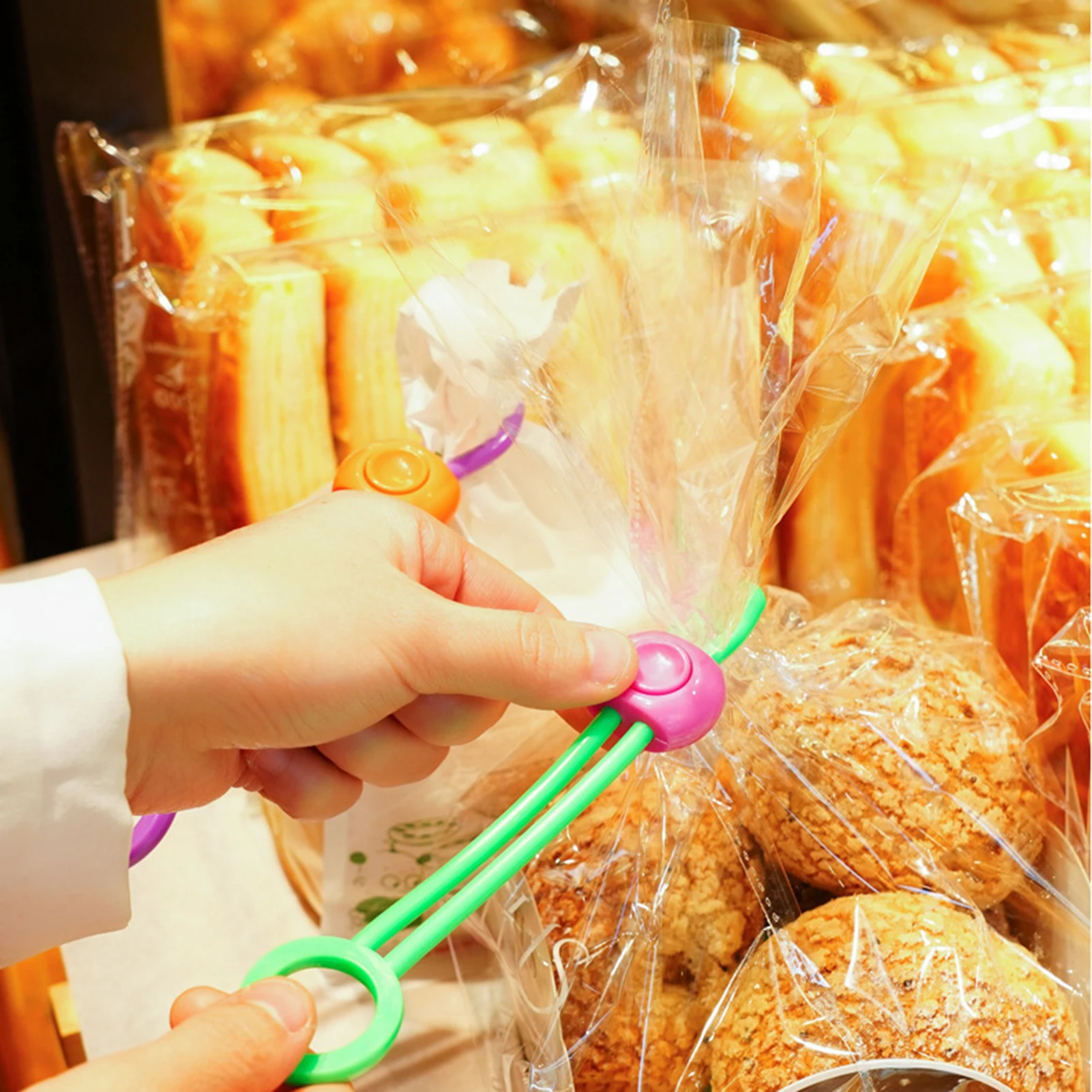 Food and Snack Bag Sealing Strap Clip Lightweight Multipurpose Sealer Tool for Home Kitchen Supplies Tool