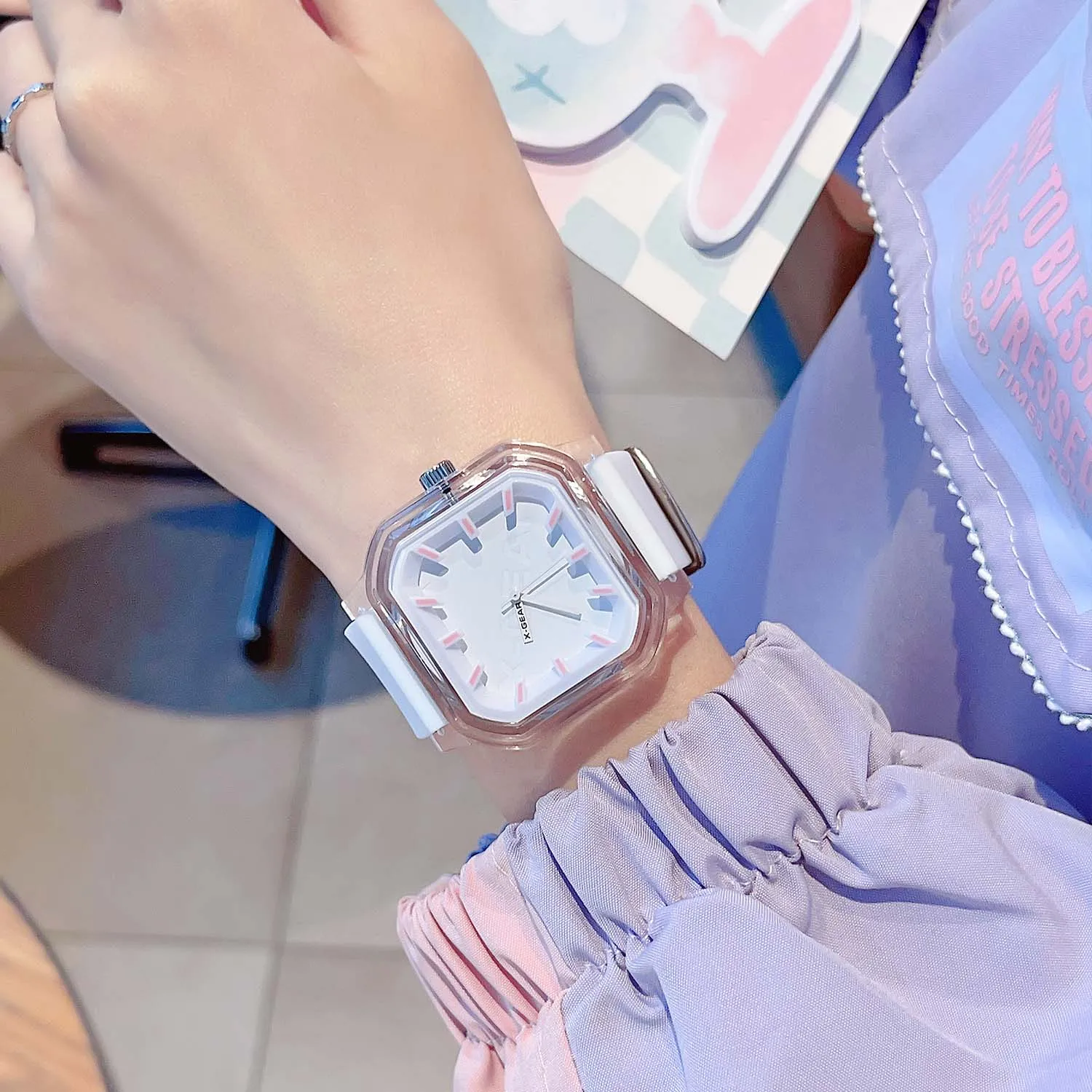 X-GEAR Jam Tangan Persegi Kecil untuk Siswa Perempuan Model Wanita Jam Tangan Dopamin Kecantikan Tinggi Gaya Kuliah Anak-anak