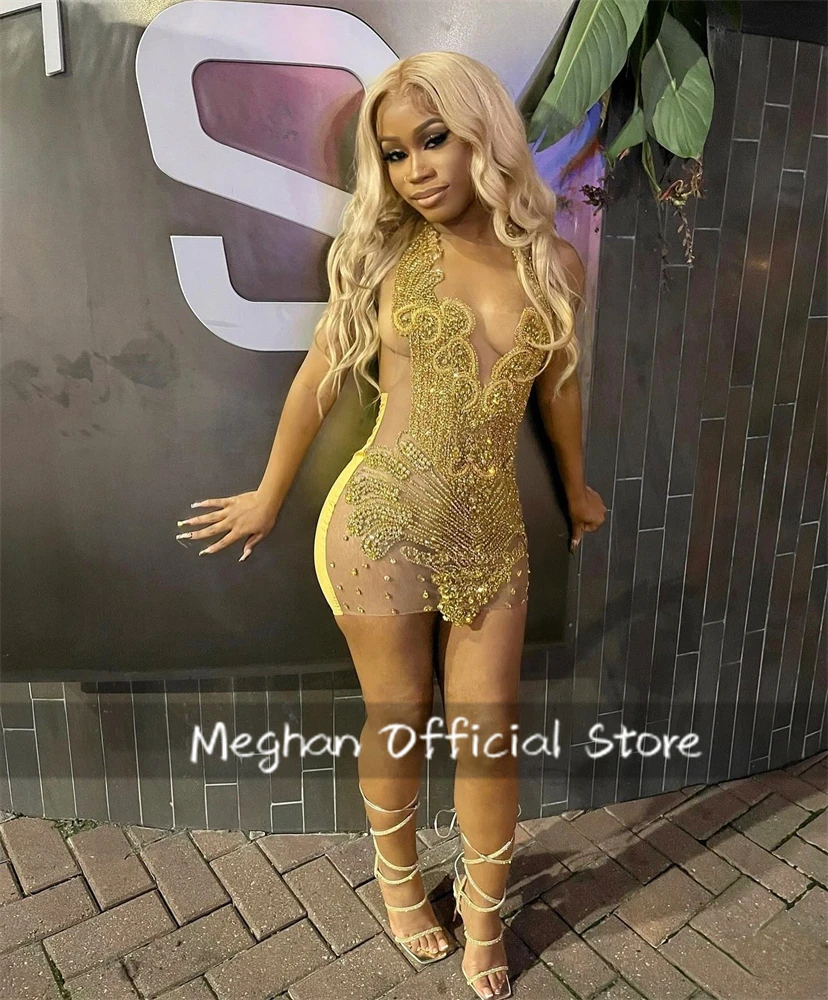 Abiti da ballo corti con scollo all'americana dorati Ragazza nera con perline di cristallo Strass 2024 Compleanno Abito di lusso Mini cocktail Ritorno a casa Personalizzato