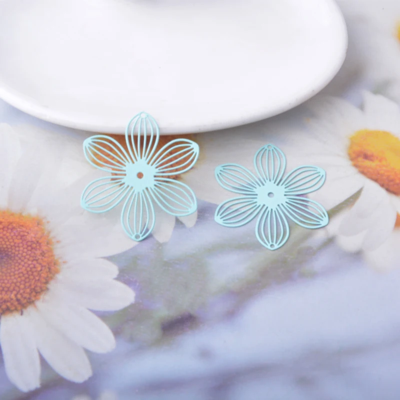 20 Stück AB9270 Messing-Schmuckanhänger, hellgoldene Blumen-Charms, bemalte Verbindungsstücke, Anhänger für DIY-Ohrringe für Frauen, Zubehör – Detail 14