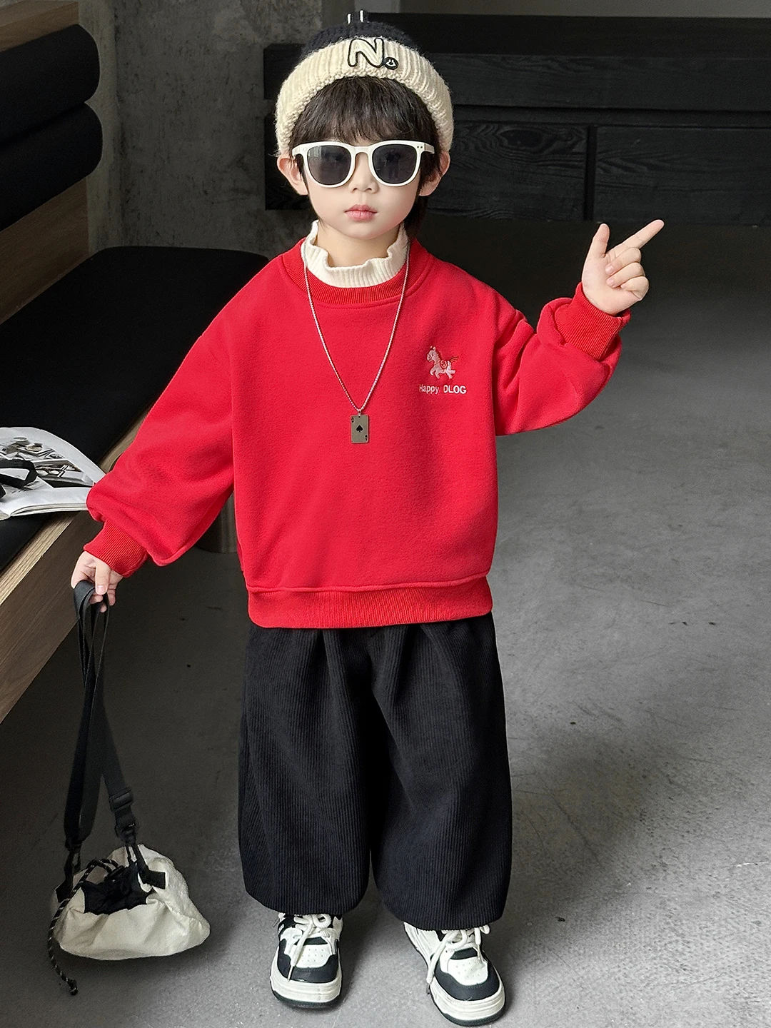 

Red Boys' Performance Sweatsuit with Fleece Thickened Autumn Winter Outfit Casual Sportswear for Teenagers
