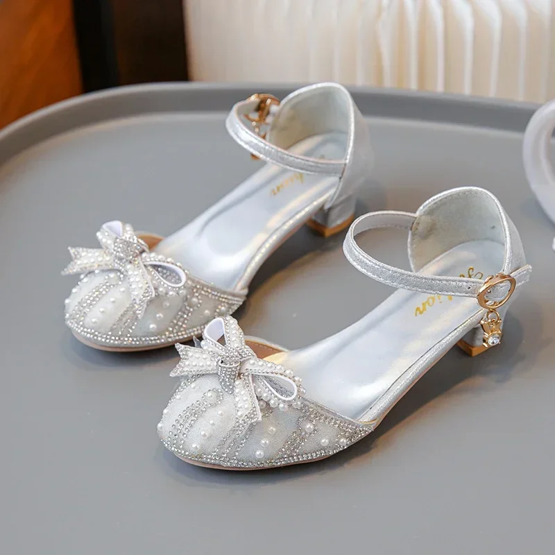 Baby Girls Princess Shoes Shiny Bow Stage Elegant Beaded Crystal Cute Kids Sandals Comfortable Catwalk Fashion Summer Students