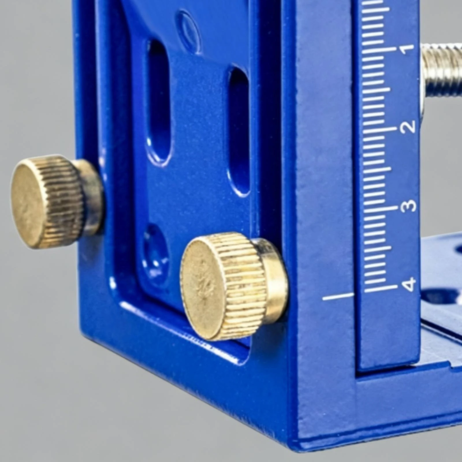 Oblique-Hole Drilling Guide Adjustable Oblique Hole Guide Woodworking Tool Knurled Knobs Sturdy Construction