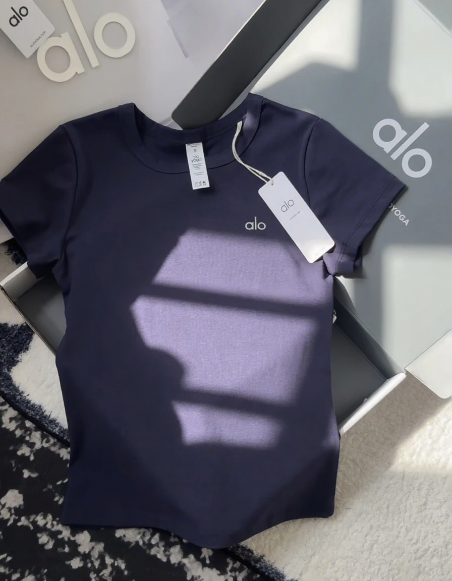 

Alo 25ss Slim Fit Yoga T-irt round Ne ort Sve Letter Print Commute Sle Summer Faion Women's Top oulder Width