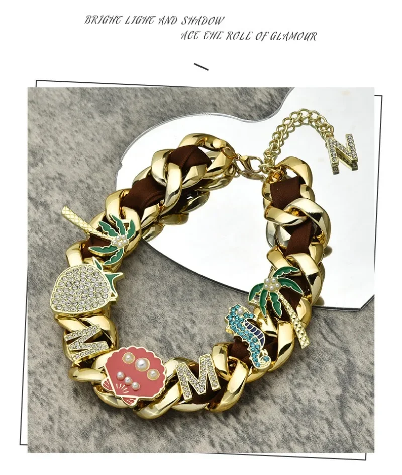 Una collana multiuso hip-hop alla moda con diamanti pieni per uomini e donne