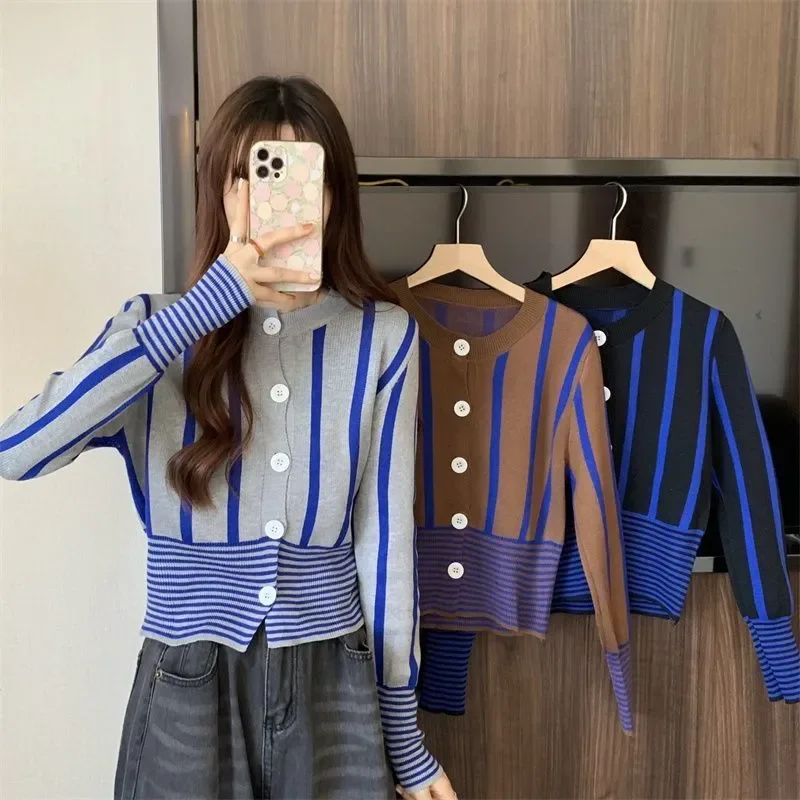 

American Retro Contrasting Colors Sweaters Autumn Winter Striped Slim Female Clothing Casual Round Neck Short Knitted Cardigan