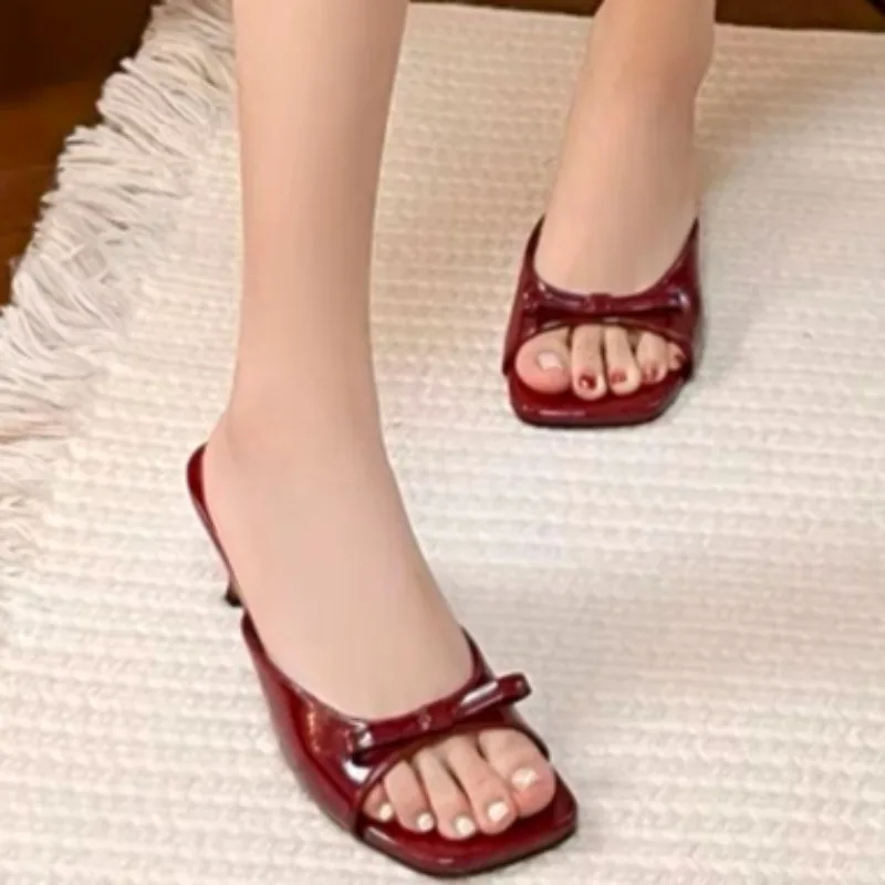 2025French Women's Summer New Style Versatile Fashion Square Head Open Toe Flip Flops Flat Bottom Outdoor Wear Sandals Plus Size