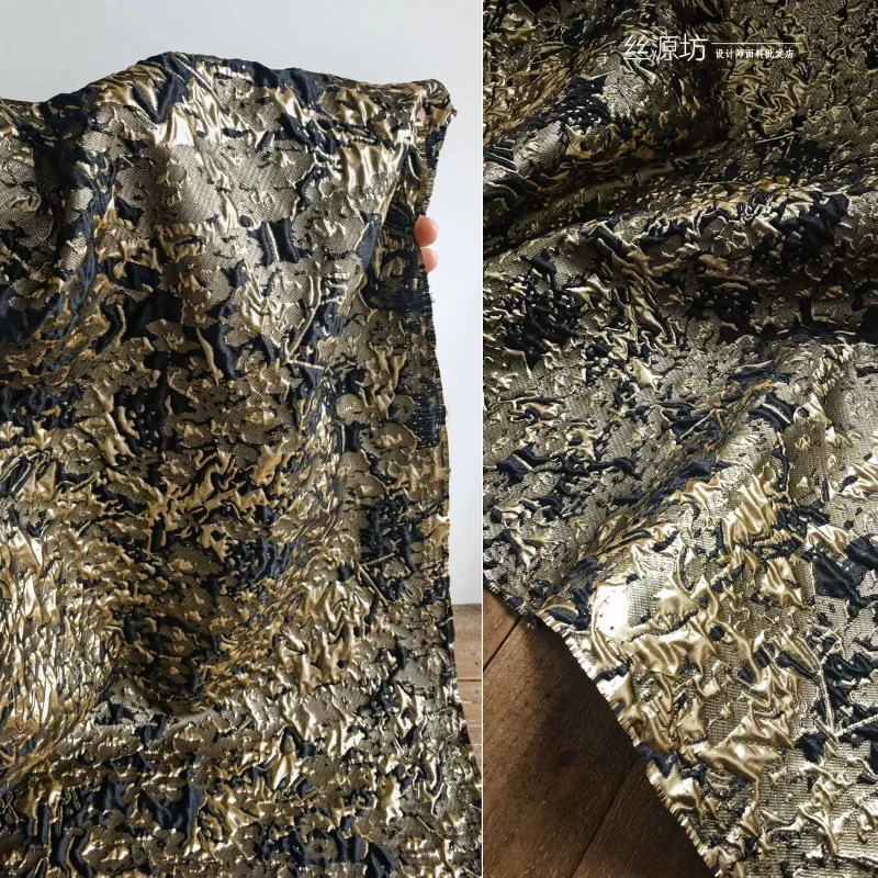 Tela Jacquard con Textura Tridimensional Pintada en Negro Dorado, con Diseño de Puntos en Relieve para Decoración de Ropa