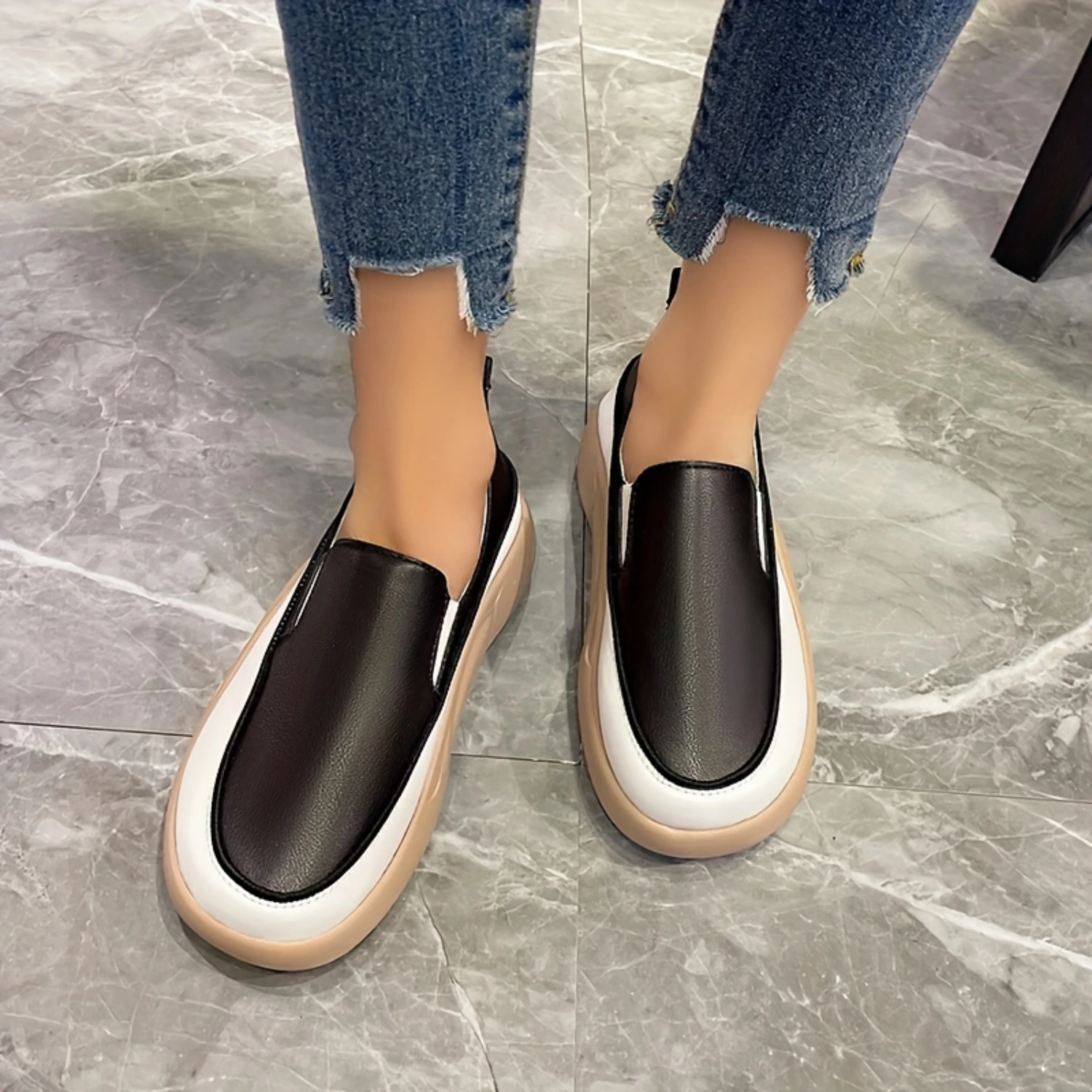 Women's Comfortable Round Toe Flat Loafers - Slip On PU Leather Walking Flats