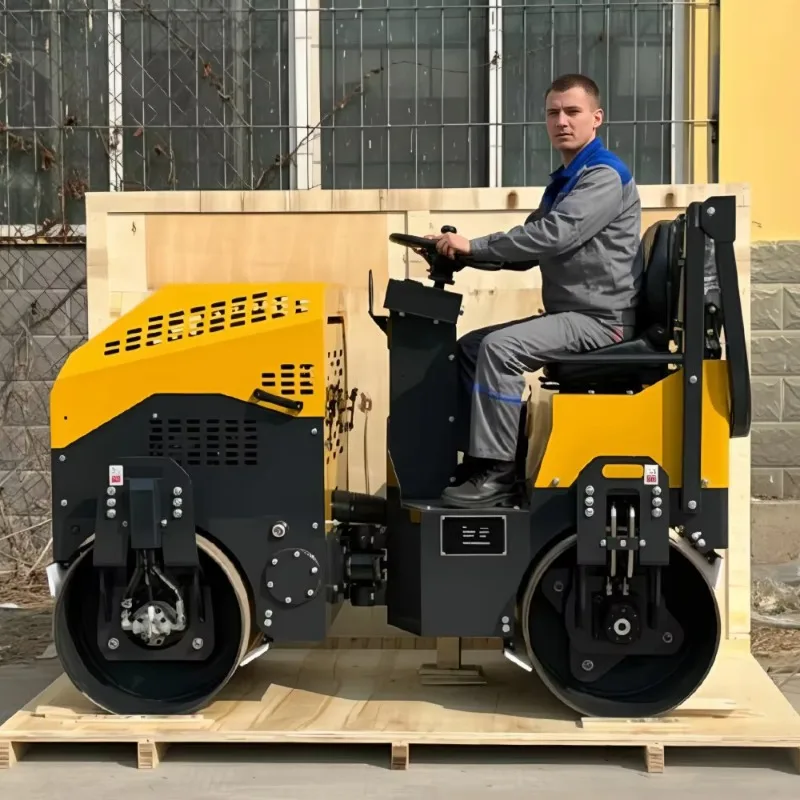 Small road roller, vibratory roller, riding asphalt roller with rubber tires