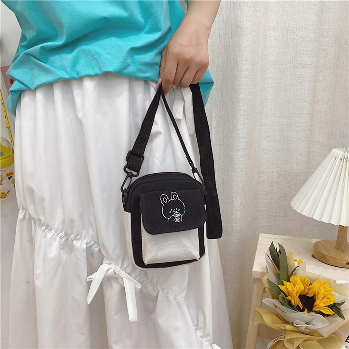 Cute shoulder bag, small capacity casual canvas bag, Xiaoqing new crossbody bag, daily phone bag