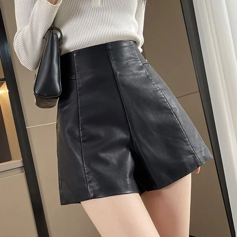 

2023 Women High Waist Leather Shorts Autumn Winter A- Line Slim-Fit Wide Leg PU Leather Pants Female fashion Black Boot Pants