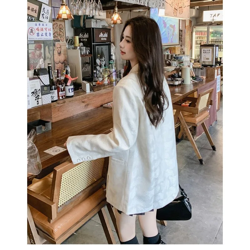 جاكار جديد النمط الصيني البدلة سترة المرأة 2025 الخريف جديد فضفاض زر أعلى بدلة صغيرة غير رسمية