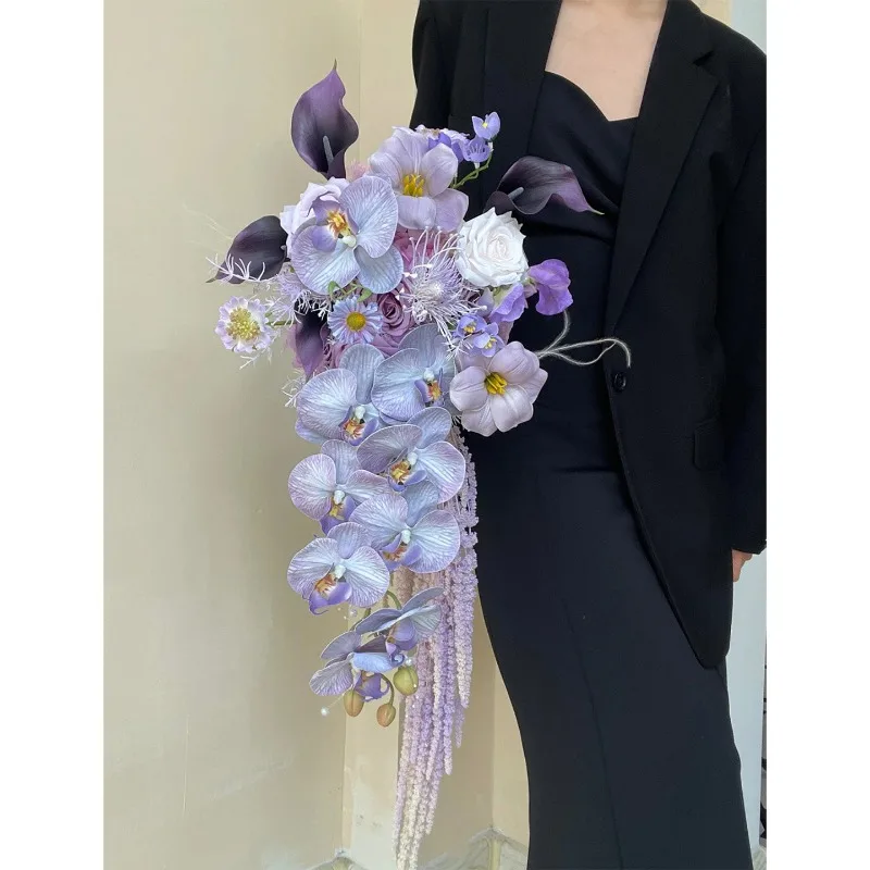 Purple waterfall bouquet bridal wedding simulation bouquet outdoor wedding advanced studio wedding photography props