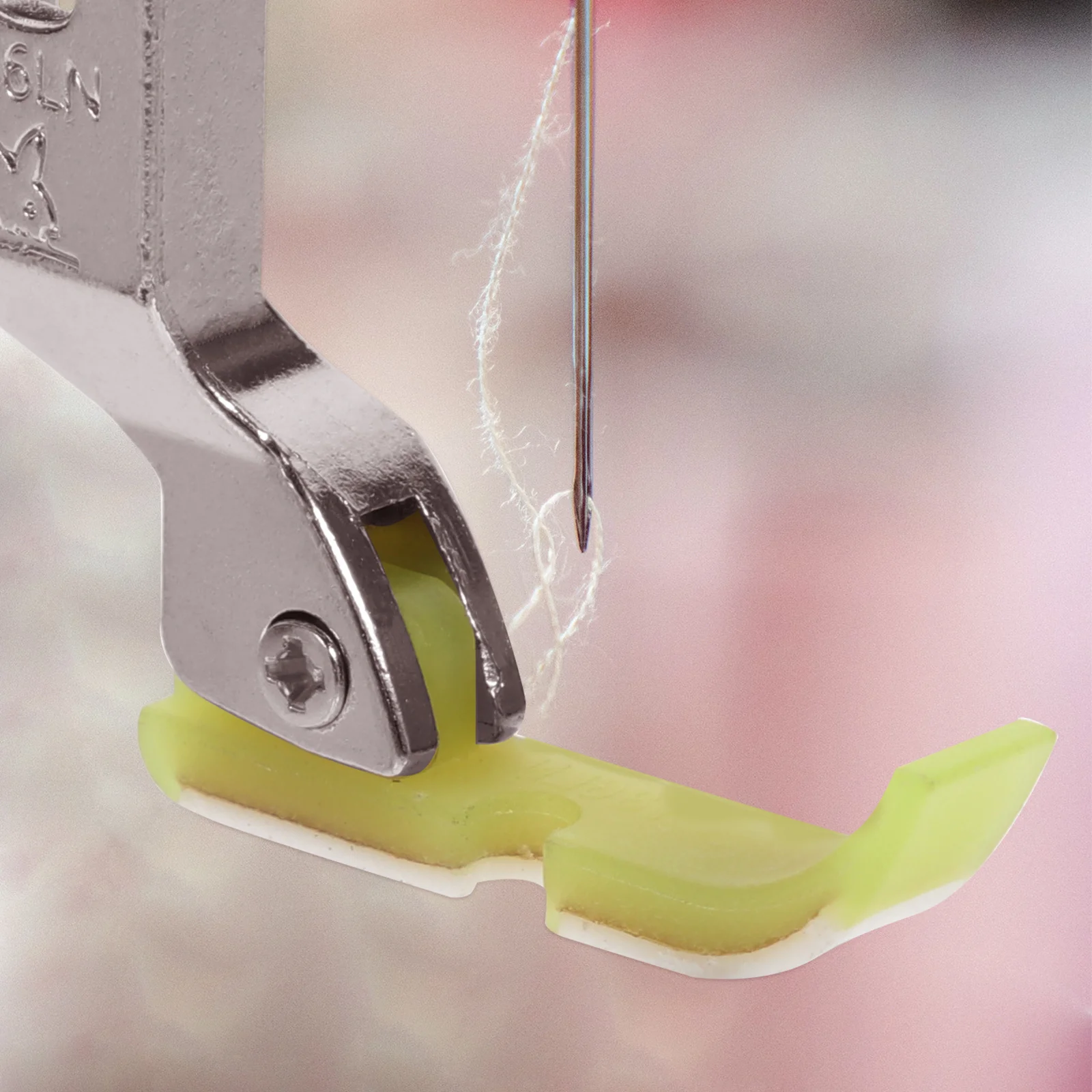 

5Pcs Sewing Machine Presser Feet Strong Durable for Industrial and Home Sewing Lightweight Fabrics Presser Foot Pack