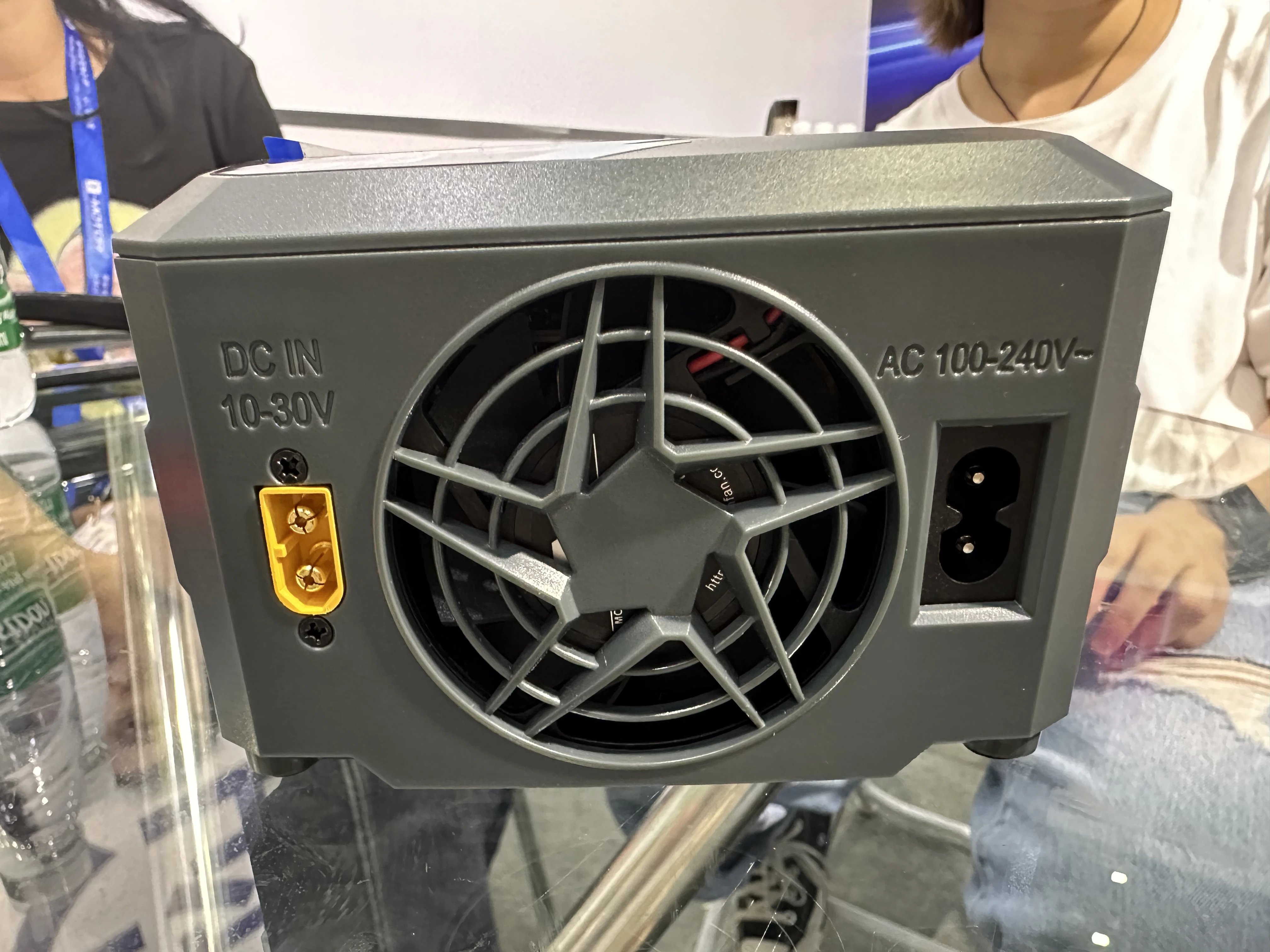 Nouveau SKYRC D200neo chargeur Balance chargeur déchargeur multi-fonction chargeur intelligent AC 200W DC 800W 1-6S batterie Lipo