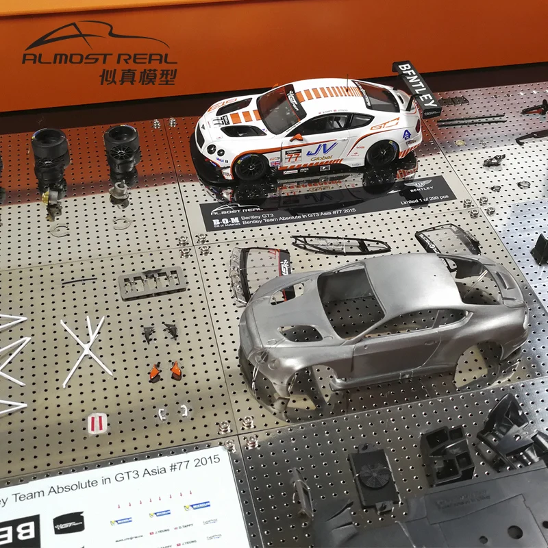 1:43 Bentley GT3 "BOM" modello di auto parti display versione in lega albero di pressione modello di auto di simulazione in miniatura, decorazione per adulti, giocattolo per ragazzi