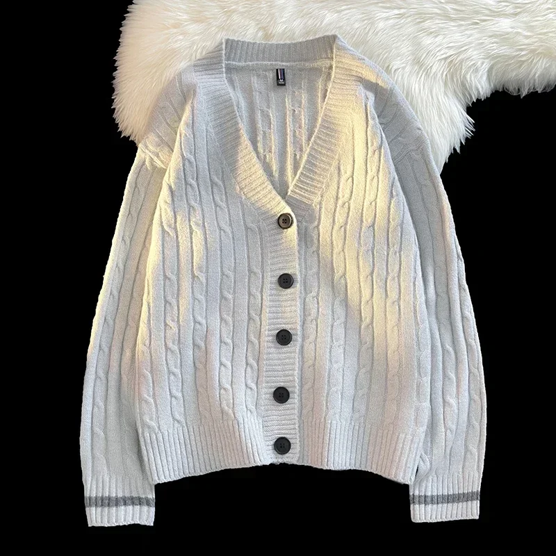 

Winter Outdoor High-quality Fashion Trend Solid Color Wool V-neck Cardigan Loose Comfortable Long Sleeved Windproof Warm Jacket