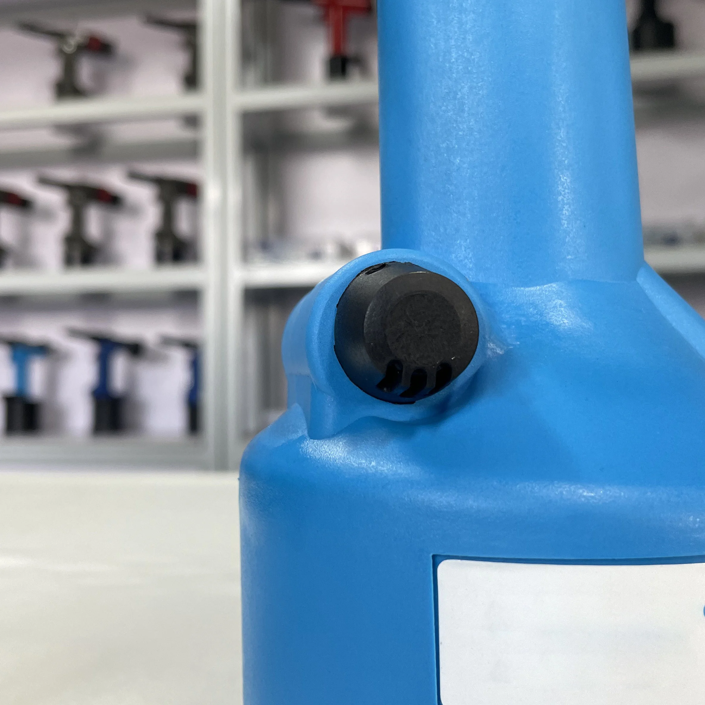 The Latest And Convenient Handheld Nut Riveting Tools M3-M12 Series Nut Pneumatic Riveter Gun