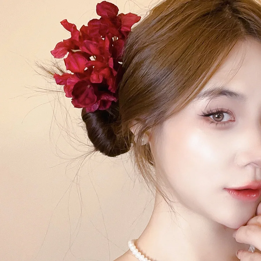 Jepit Rambut Bunga Kain Merah Super Cantik untuk Wanita, Jepit Rambut Kelopak Simulasi Logam, Aksesoris Rambut Liburan Baru, Hadiah K