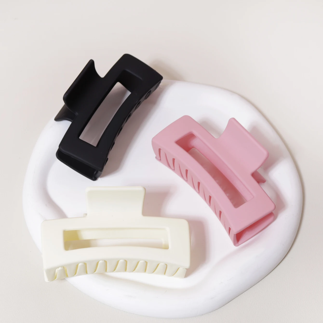 

3pc Hair Clips for Women, Square Claw Clips, Non-Slip Hair Accessories, Strong Hold Jaw Clips，Special for real hair wigs