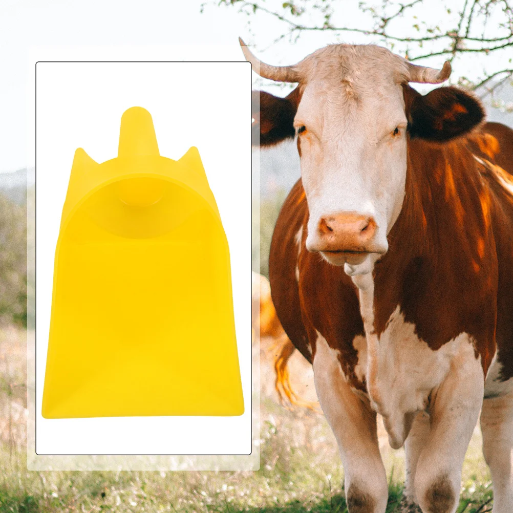 

2Pcs Durable Plastic Livestock Feed Shovel Large Capacity Ergonomic Handle Easy Clean Farm Tool Feed Scoop Food Shovel