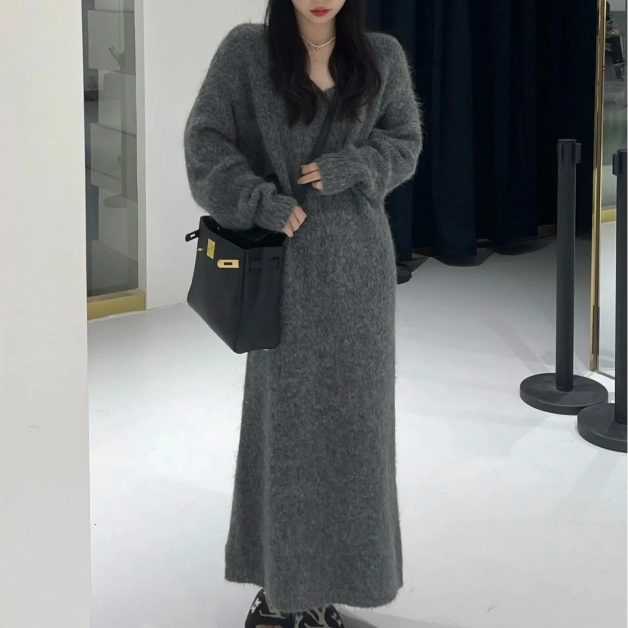 Loose Knitted V-Ne … - image