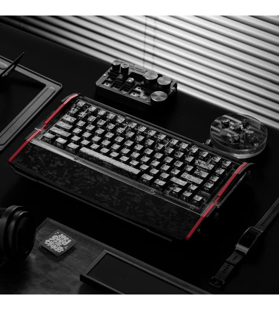 Side engraving of translucent keycaps and wooting forged carbon texture of the original factory ice carbon pattern
