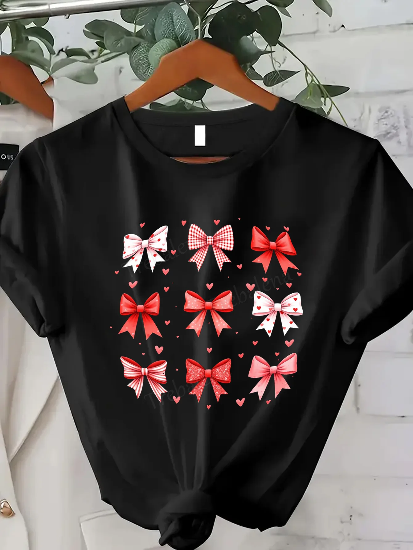 

Women T-shirt Cute Bow Print T-Shirt for Women, Sexy Casual Top with Heart Pattern