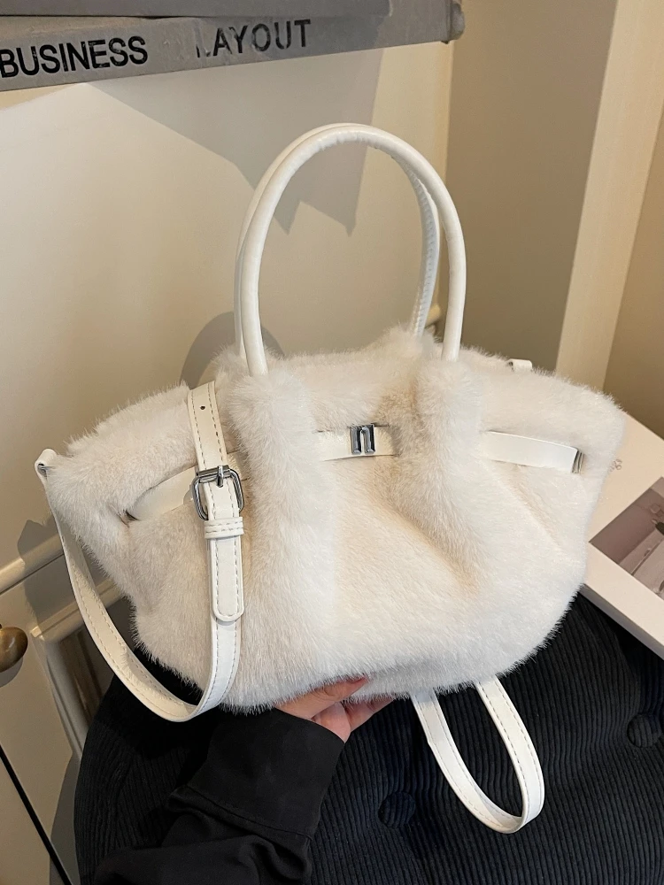 

Fluffy Plu Crossbody Bag Women Large Capaci Casual Single oulder Bag Autumn Winter Faion Sensation Soft Leather Handbag