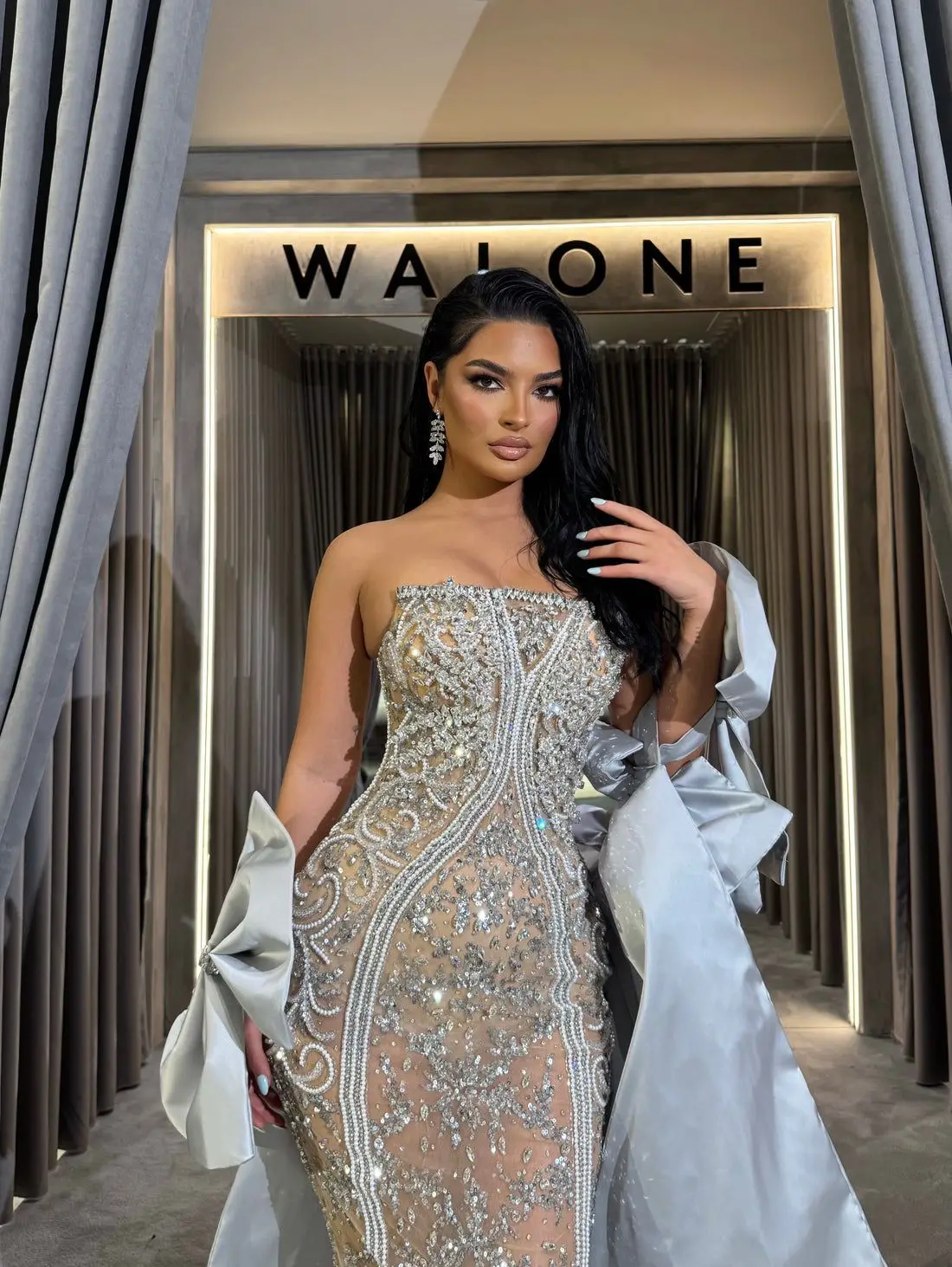 Disegni speciali Abito da festa Abbellimento Sirena 2 pezzi Abiti da donna Abiti da ballo in argento con perline Fiocco trasparente Realizzato su misura