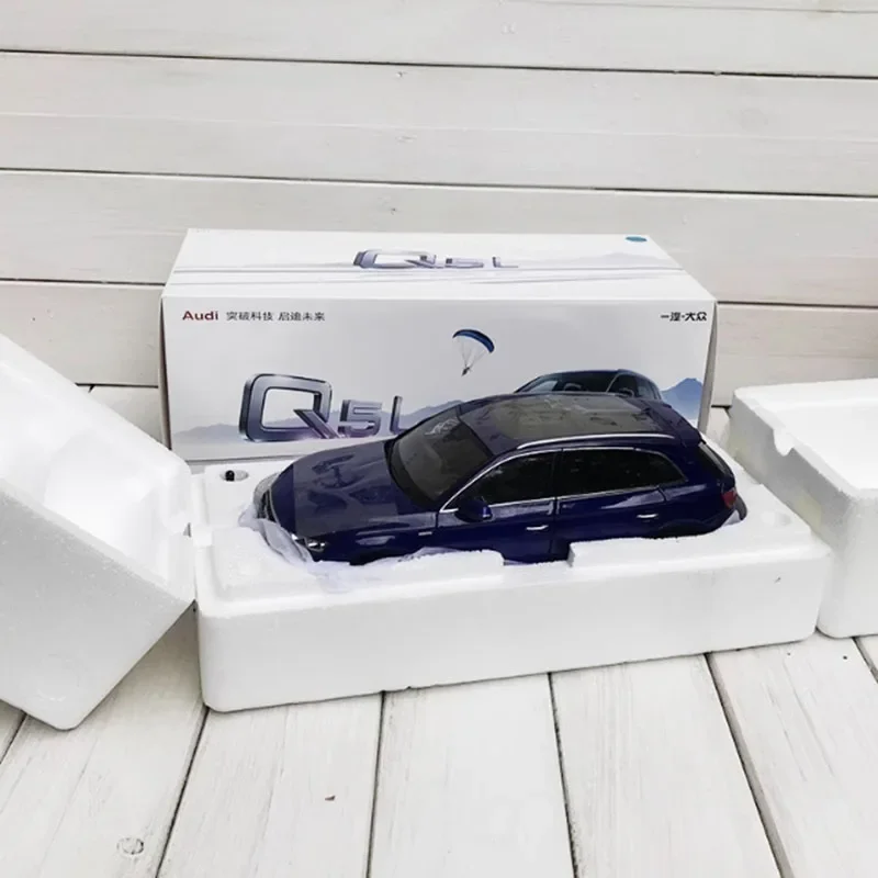Modellino SUV Audi Q5L 2018 in Lega ad Alta Simulazione 1:18, Replica Auto Fuoristrada FAW Originale con Licenza per Regalo