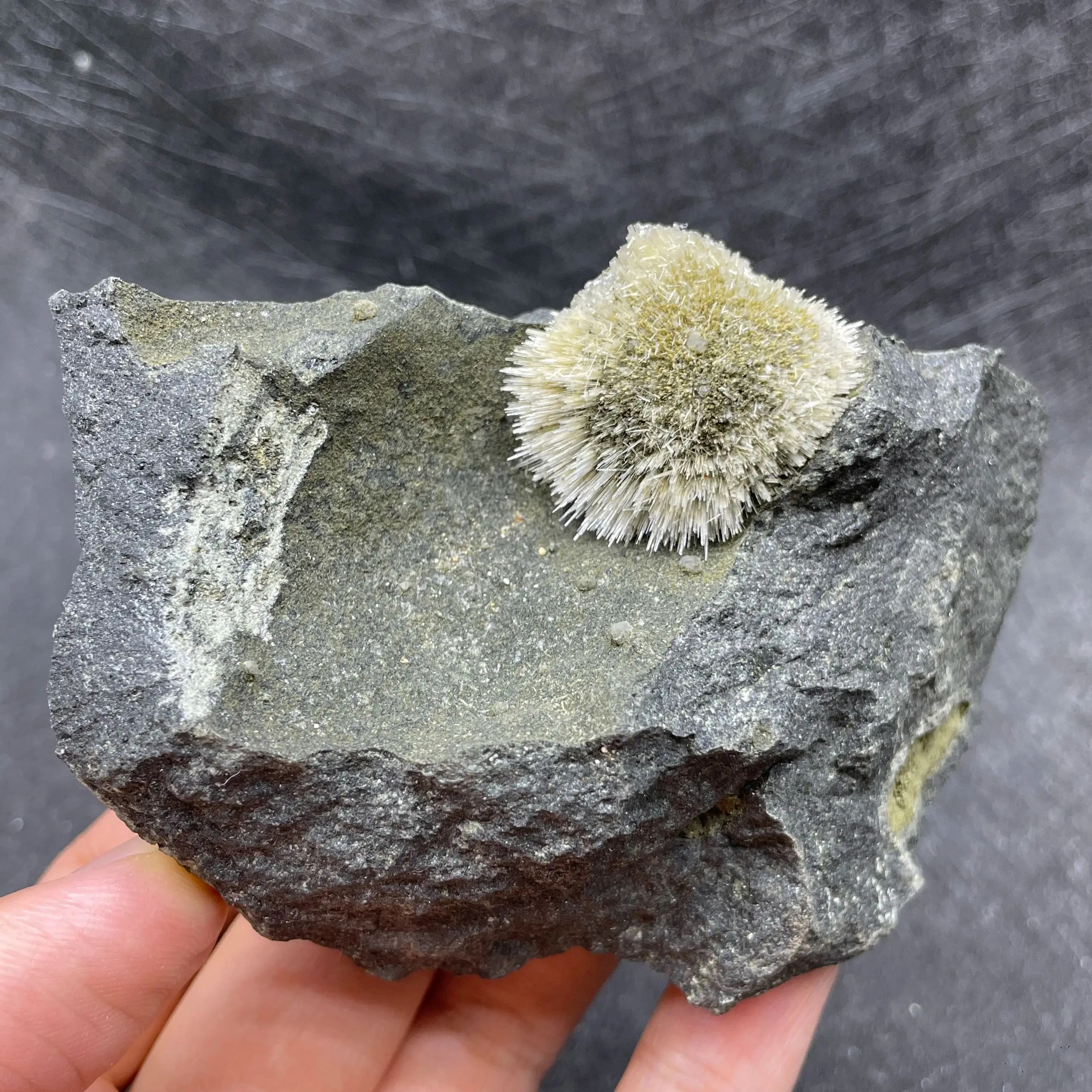 Natural Stone Spherical Calcite Crystal Cluster Mineral Raw Quartz Rock Specimen Teaching Decoration Rough Healing Gift