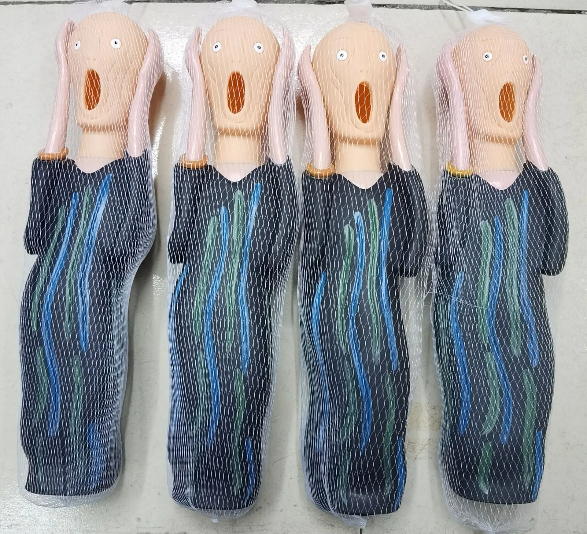 New Creative Cover One's Ears Scream Scream Witch Vocal Doll Toy Halloween Weird Pranks Scary Toys For Children Decompress Toys