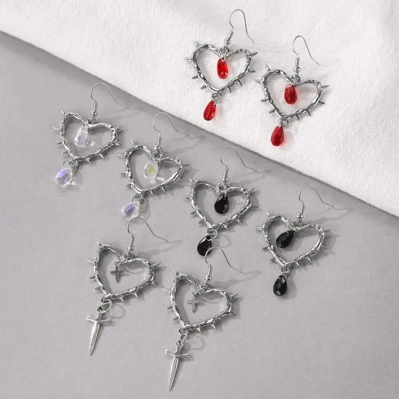 1 Pair Of Retro Gothic Style Thorn Heart Design Earrings,Neutral Earrings Holiday Party Gift,Heart-Shaped Earrings With Spikes