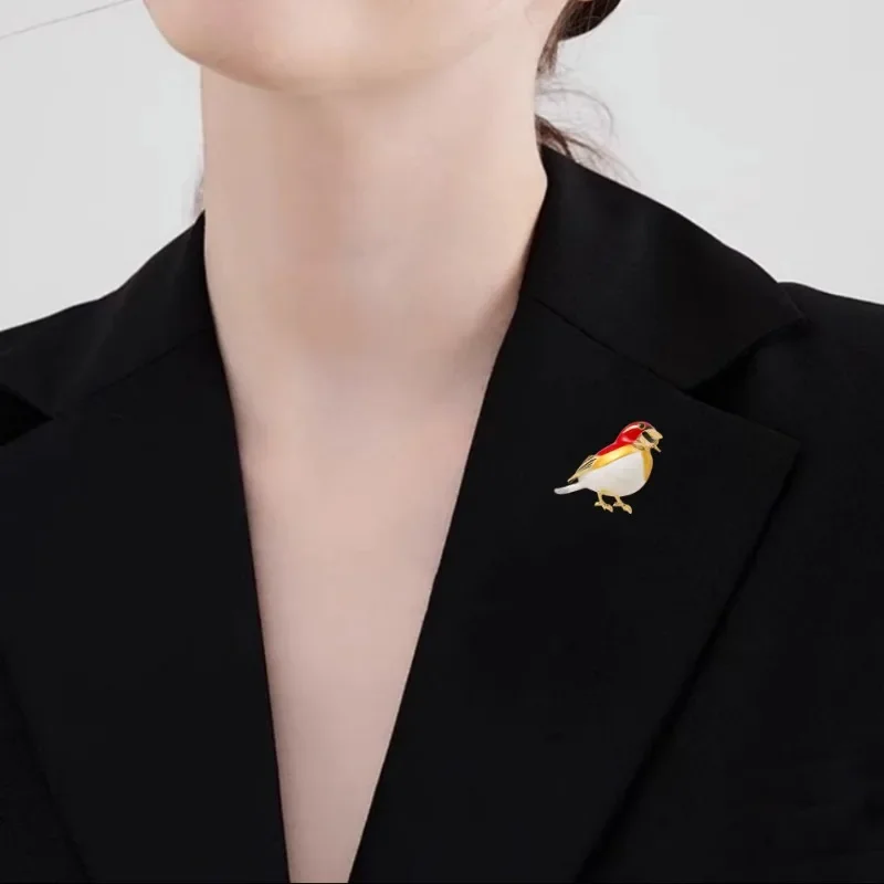 لطيف الطيور المينا بروش المرأة الراقية رائعة موضة شخصية الصدار اعلان الطيور بروش الملابس والاكسسوارات