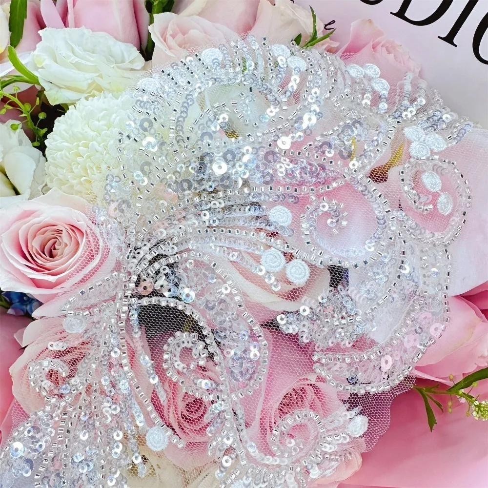 1 زوج مطرز الترتر الدانتيل والتطريز القماش ملصق فستان الزفاف الملابس DIY بها بنفسك اليدوية زهرة التصحيح الخياطة زين زهرة