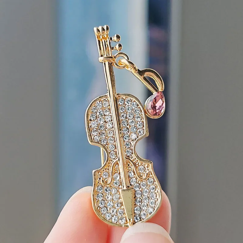 Vintage Elegant Violin Rhinestone Brooches for Women Pink Crystal Music Note Charm Luxury Pins Coat Accessories Jewelry Gifts
