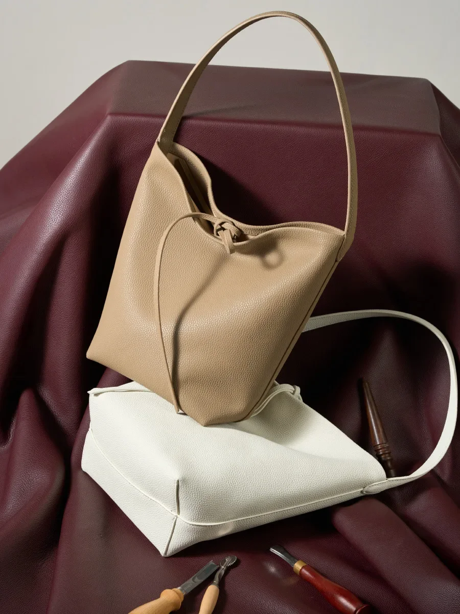 

2025 Women's Large Capacity Lazy Style Shoulder Bag High-End Leather Handbag Bucket Bag Fashionable Women's Accessory