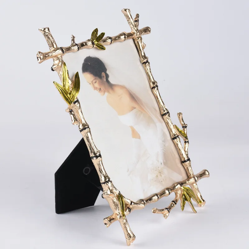 6 Inch 7 Inch European Nordic Retro Gold Photo Frame Ornaments Modern Simple Luxury Creative Metal Photo Frame Crafts Gift Decor