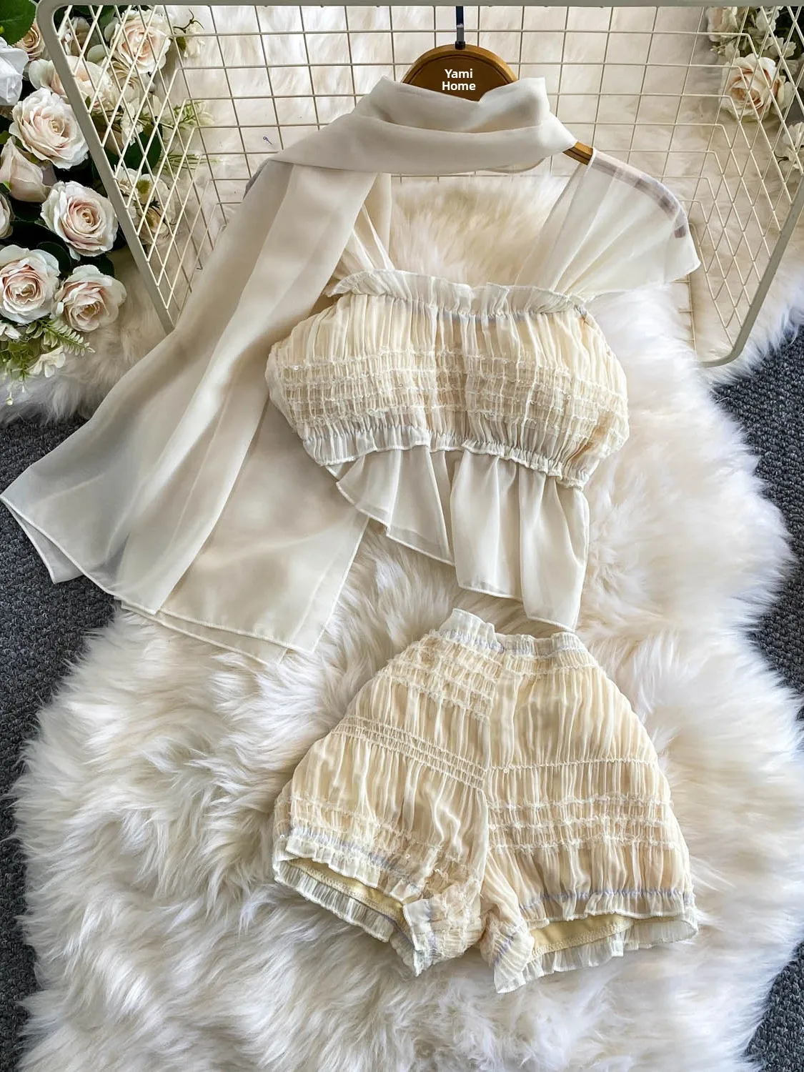 

Elegant Beach Style Two-Piece Set with Sashes Square Collar Lace Shorts Sexy Pleated Lace Top And Shorts Combo for Vacation