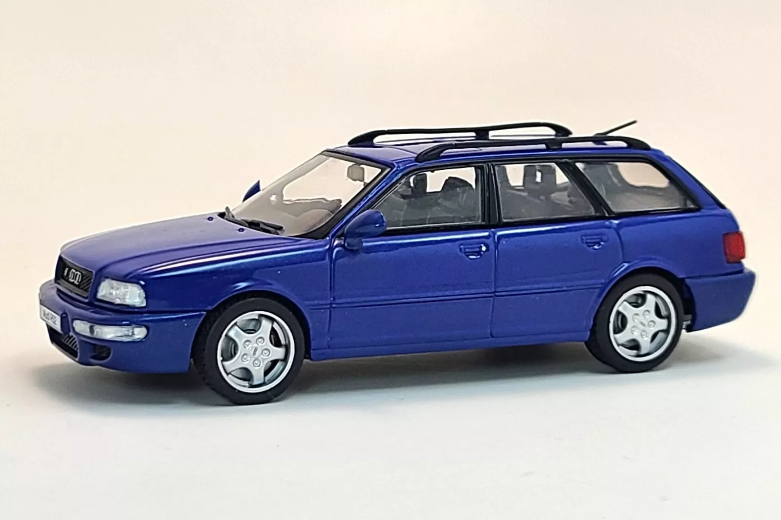 

Solido 1/43 Jesko 5.0 V8 2021, 1599 л.с., белый суперкар, литая под давлением модель автомобиля, коллекция игрушек, подарок