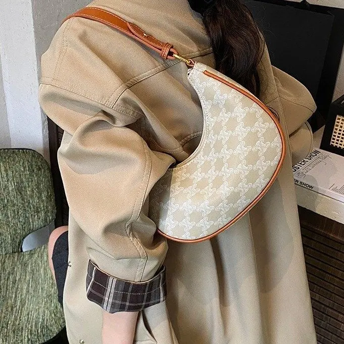 

2025 autumn 348 retro small square bag shoulder bag fashion versatile old flower baguette bag casual simple handbag