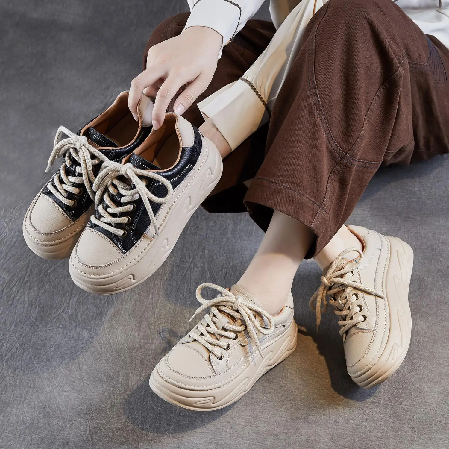 

Women's Breathable Leather Thick Bottom Heightening Bread Shoes Lace-Up Sport White Sneakers Casual Style round Toe Rubber Sole