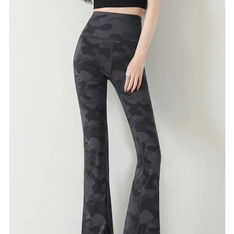 

High-waisted Camouflage Shark Pants for Women Wearing Leggings Abdomen and Hip Lifting Yoga Pants